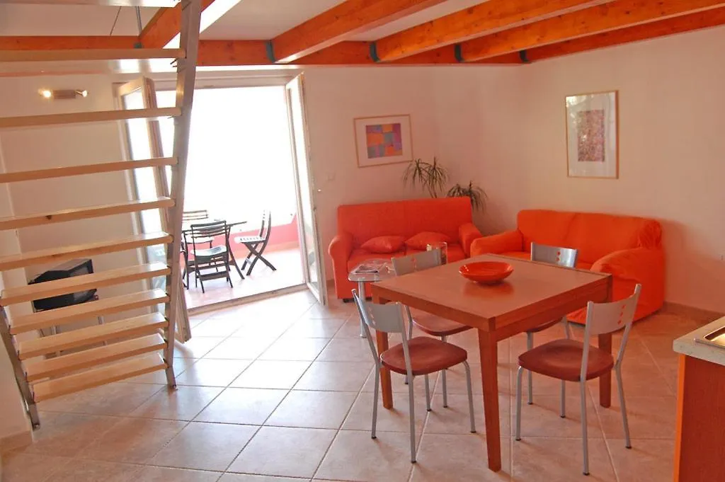 Nuovissimo Appartamento Vista Mare In Paese A Sant'Antioco C470 아파트